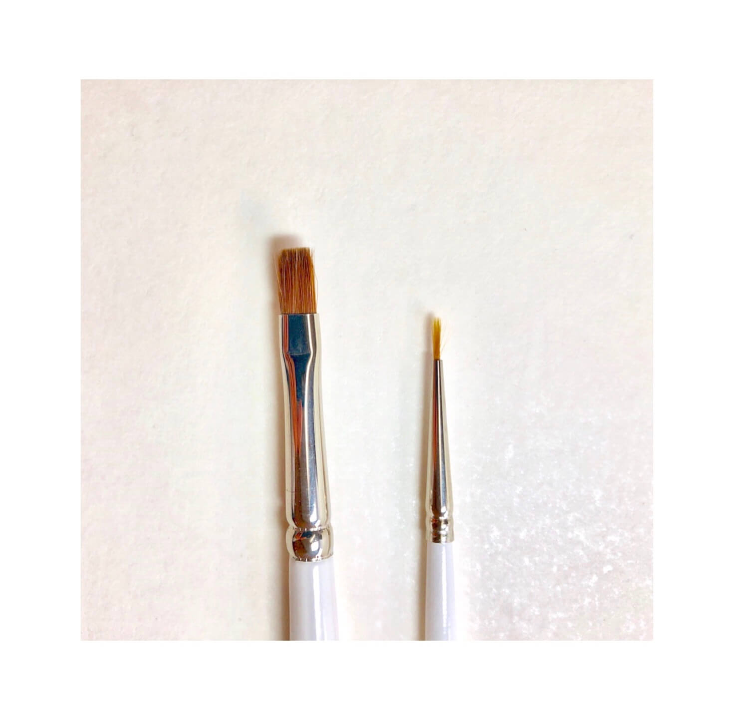 Fine Point Sable Brush for FINE line painting enamels by Thompson